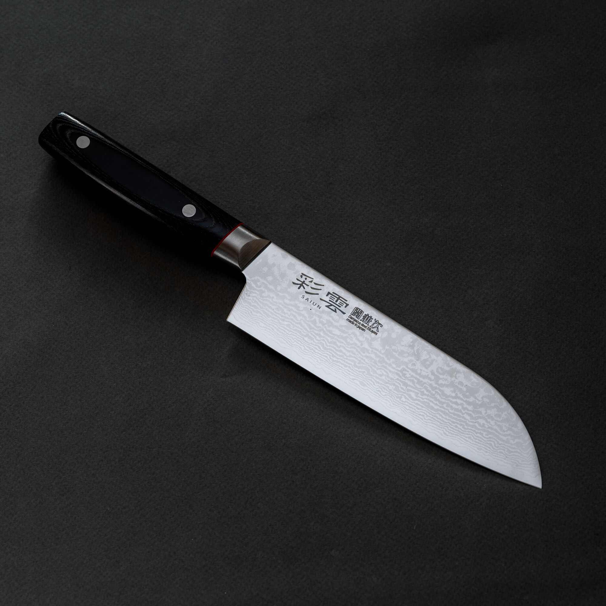 Santoku Saiun 170mm – cuchillo japonés Damasco VG10, vista completa